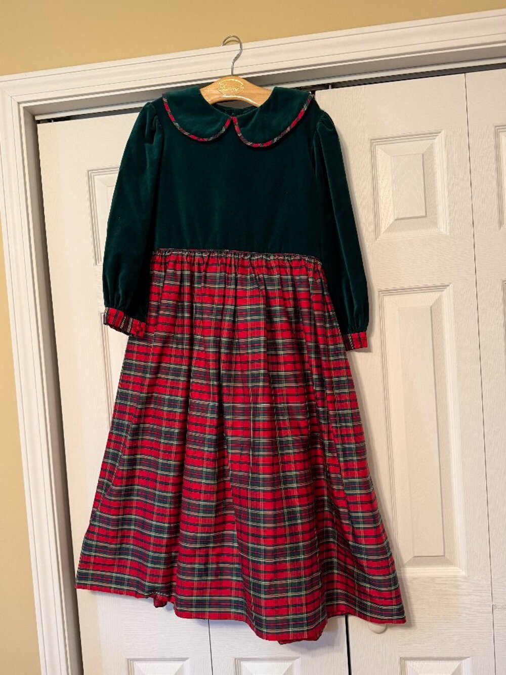 VINTAGE Strasburg Girls Christmas Plaid and Velvet dress Size 14